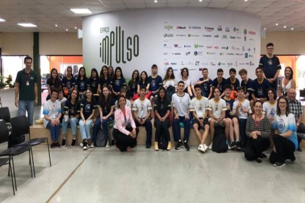 Alunos visitam área do Show Rural e são instigados a inovar e a empreender