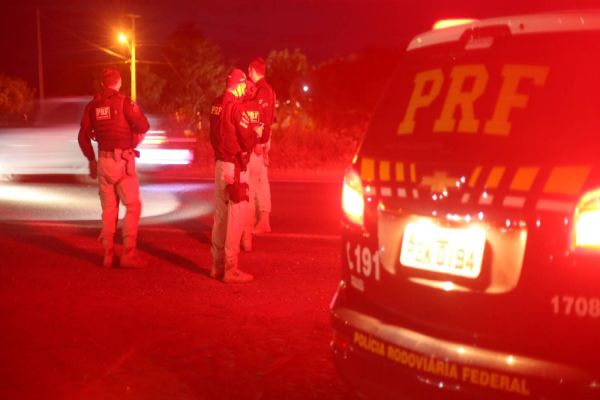 PRF prende foragido da justiça por homicídio na BR-277 em Santa Terezinha de Itaipu