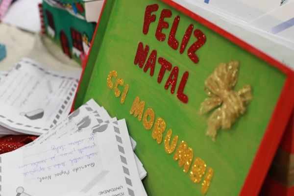 Solidariedade: População adota as 1,7 mil cartinhas de Natal em Cascavel