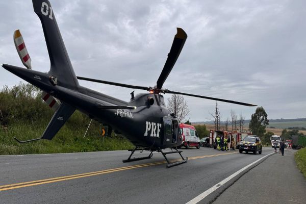 Colisão na BR 277 em Palmeira deixa condutor preso nas ferragens: Resgate aéreo realizado pela PRF