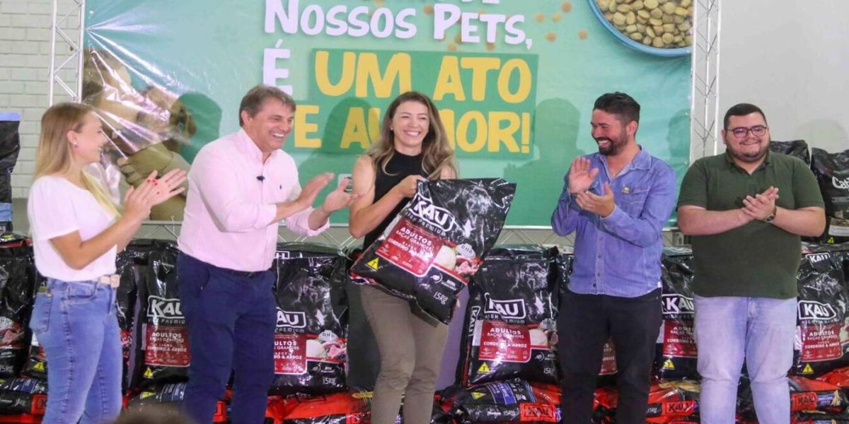 Evento lança o Banco de Ração e a primeira entrega às protetoras é realizada em Toledo