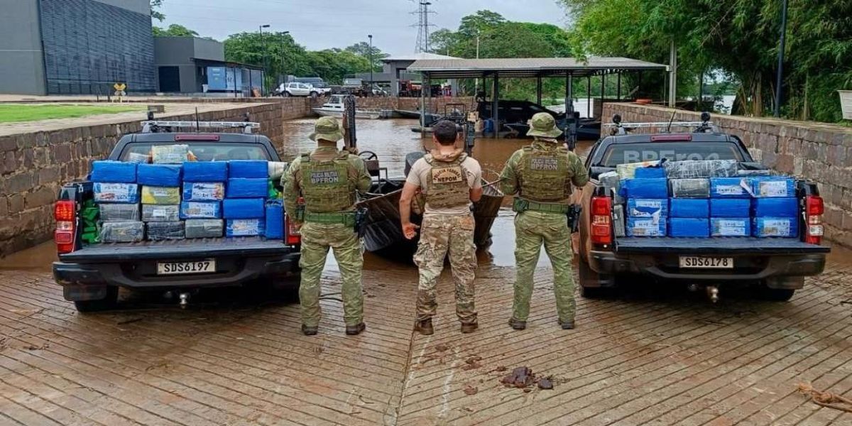 BPFRON, Polícia Federal e Exército Brasileiro apreendem 1,4 tonelada de droga em Guaíra