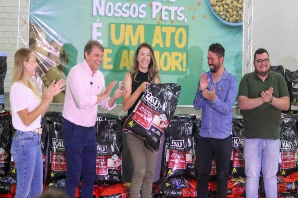 Evento lança o Banco de Ração e a primeira entrega às protetoras é realizada em Toledo