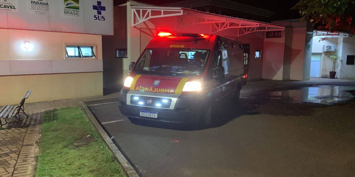 Bombeiros atendem vítima de acidente entre Carro e Bicicleta no Bairro Morumbi em Cascavel