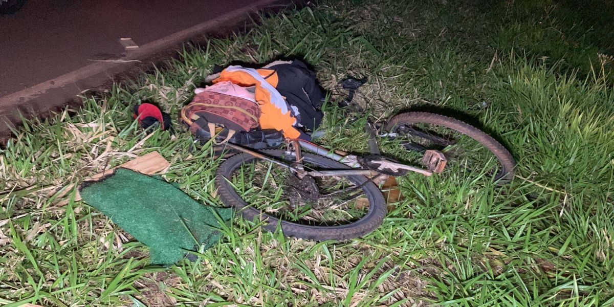 Ciclista fica em estado grave após violenta colisão na BR-467 em Cascavel