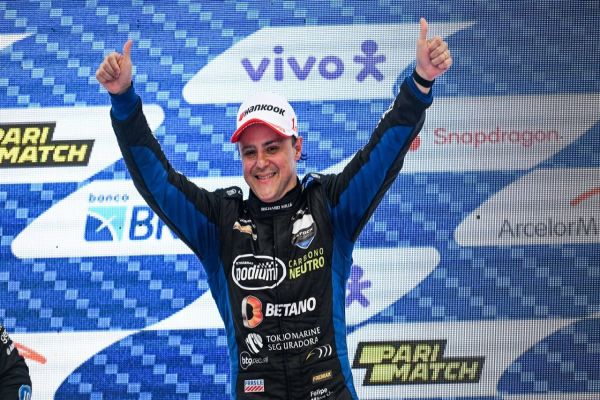 Felipe Massa vence pela primeira vez na Stock Car, que define finalistas