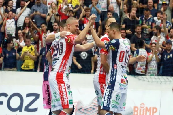 Foto relacionada a notícia: Cascavel Futsal enfrenta revés, mas mantém esperanças nas semifinais da Liga Nacional