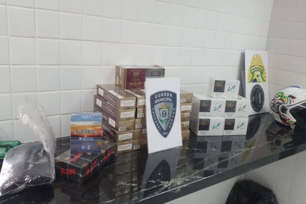 Guarda Municipal prende homem com cigarros contrabandeados na rodoviária de Cascavel