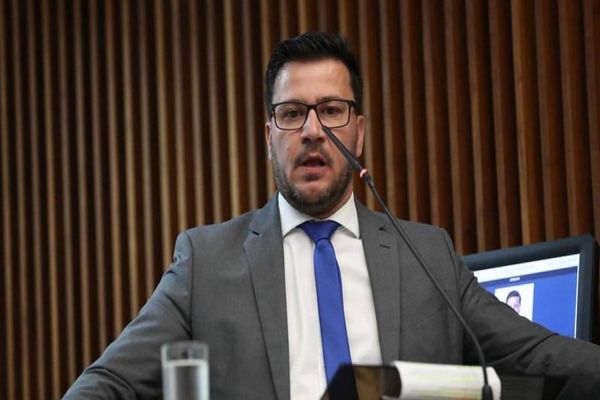 Deputados de Oposição votam contra título de Cidadão Honorário a Bolsonaro