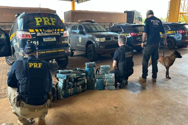 Operação entre PRF, RF e Denarc resulta em apreensão milionária de cocaína na BR-277 em Cascavel