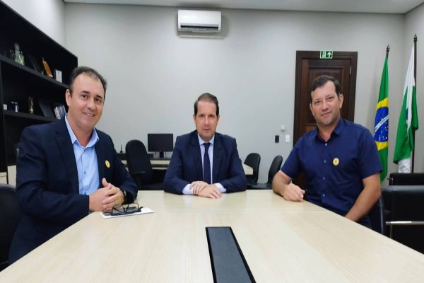 Prefeito e vice de Braganey alinham ações e parcerias com Deputado Estadual Marcel Micheletto