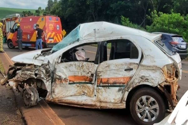 Acidente complexo envolvendo vários veículos deixa uma pessoa morta na PR-182 em Toledo