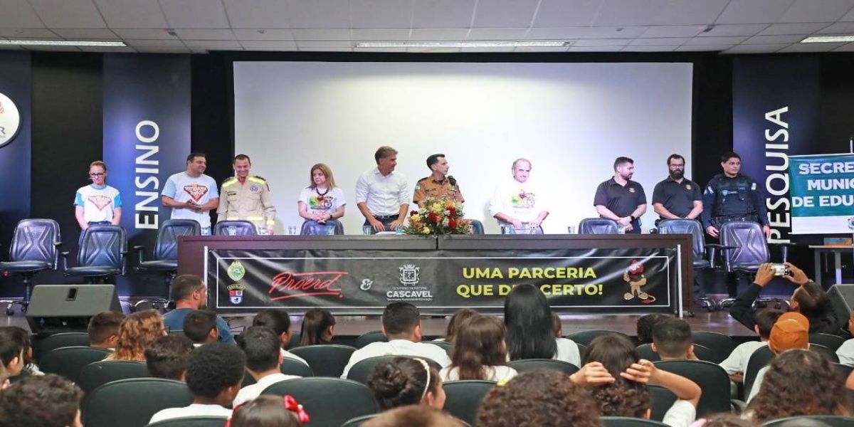 Mais de 600 alunos do 5º Ano em Cascavel celebram formatura do Programa Proerd