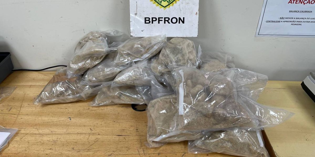 BPFRON intercepta carregamento de ecstasy avaliado em mais de 4 milhões de reais em ônibus