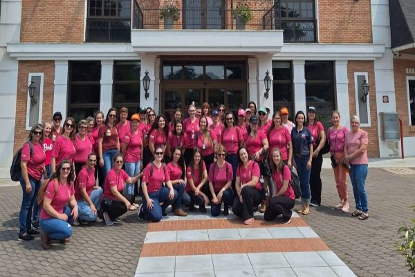 Cooperelas visita a maior cooperativa de leite do Brasil e da América do Sul