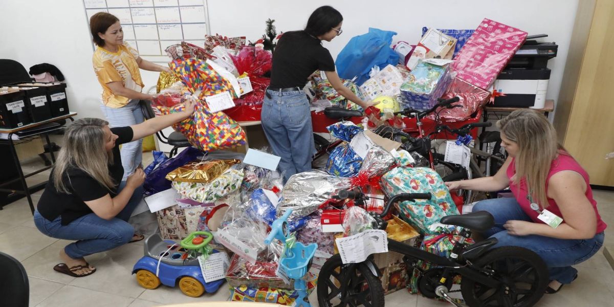 SOLIDARIEDADE: Cerca de 60% dos cascavelenses já entregaram presentes das Cartinhas de Natal