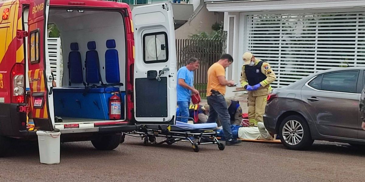 Homem é socorrido após ser alvejado por disparos de arma de fogo na Região do Lago, em Cascavel