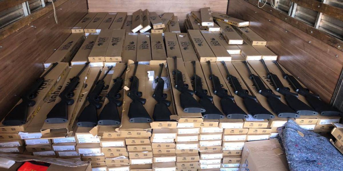 Operação Termopilas: Apreensão de 450 armas de pressão e detenção de indivíduos