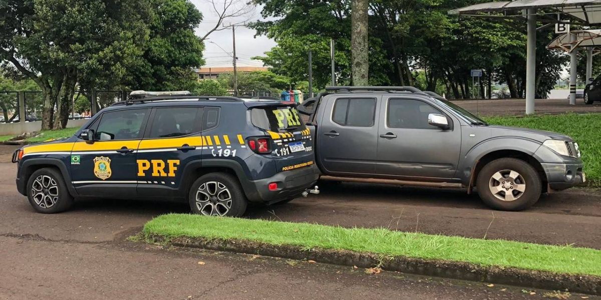 PRF e PM detém motorista de caminhonete roubada após tentativa de homicídio contra os agentes da PRF