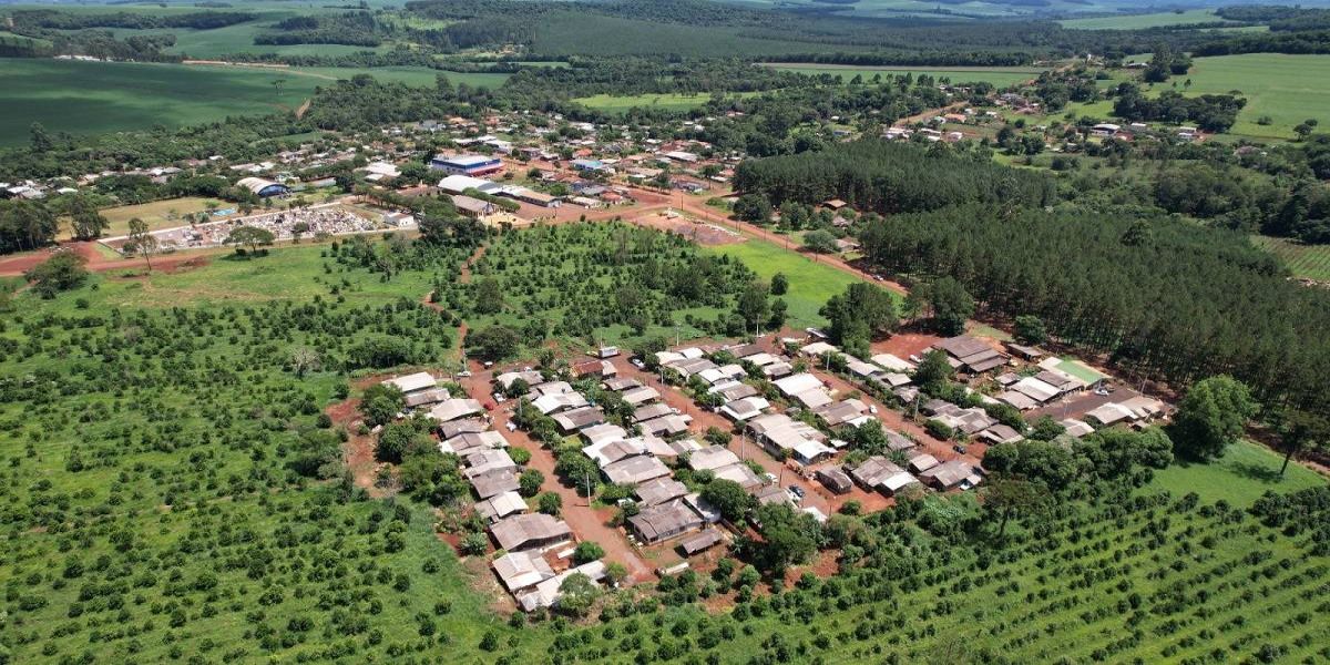 Prefeitura de Cascavel e Cohapar entregam matrículas de imóveis no distrito de São João d'Oeste