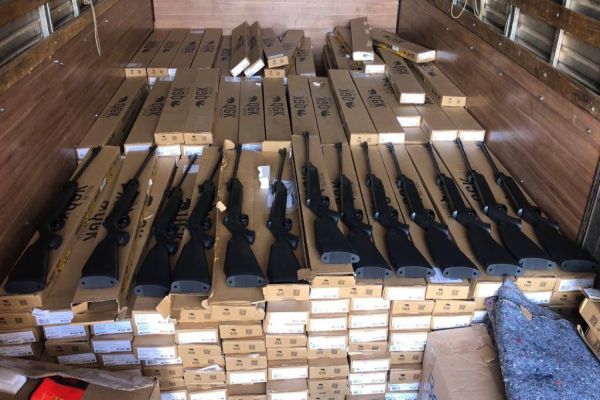 Operação Termopilas: Apreensão de 450 armas de pressão e detenção de indivíduos
