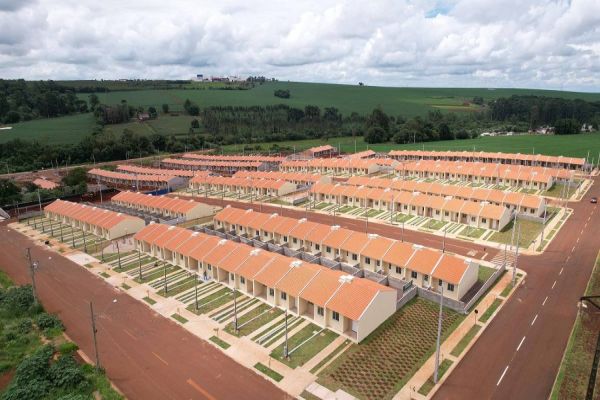 Mais 156 famílias realizam o sonho da casa própria em Cascavel