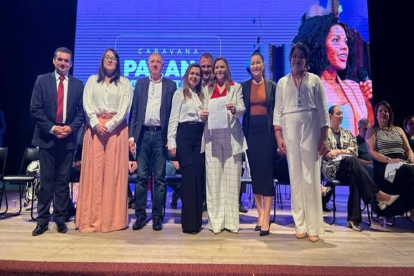 Governo do Paraná e Fundo Privado firmam parceria para acolher mulheres em situação de violência