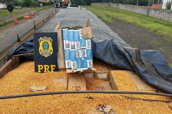 PRF intercepta contrabando de cigarros em abordagem na BR-277 em Laranjeiras do Sul