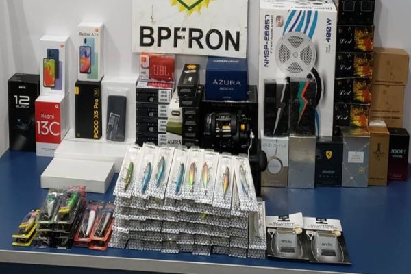 BPFRON apreende diversos produtos em abordagem a Ônibus Interestadual em Ampére