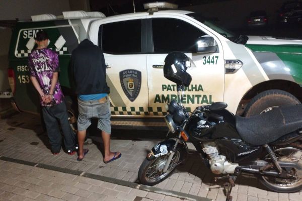 Jovens são detidos com moto furtada após cumprimentarem Guarda Municipal no Bairro Interlagos