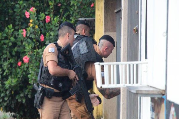 PMPR prende cinco pessoas ligadas ao tráfico de drogas em rodovias no Paraná