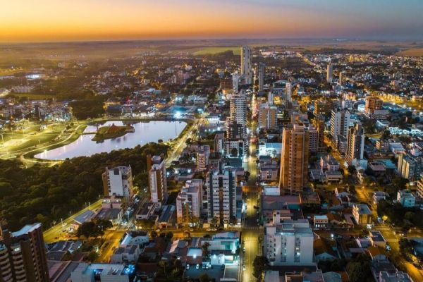 Com inúmeras razões para comemorar, Toledo chega aos 71 anos