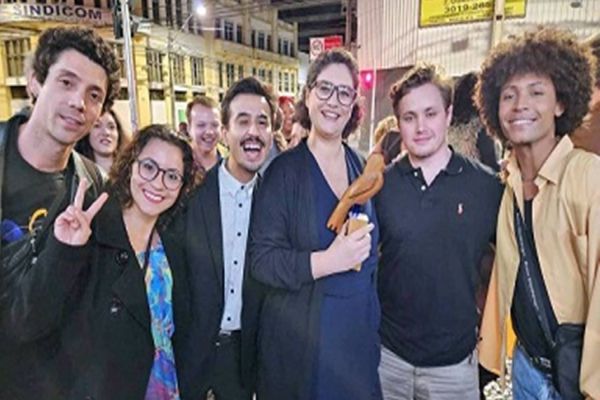 Troféu Gralha Azul consagra Curso Técnico de Teatro do Colégio Eleodoro como destaque do interior