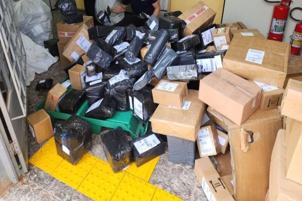 Operação da Receita Federal nos Correios desmantela transporte de contrabando e descaminho