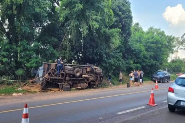 Adolescente de 14 anos morre em acidente na BR-376