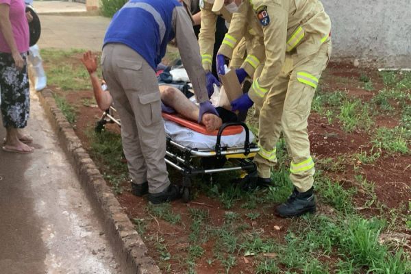 Motociclista sofre fratura na perna direita em forte colisão no Loteamento Florais do Paraná