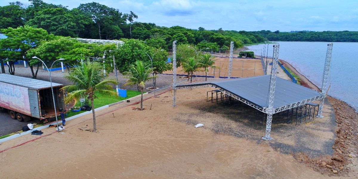 Estrutura quase finalizada para o Réveillon 2024: Itaipulândia convida você!