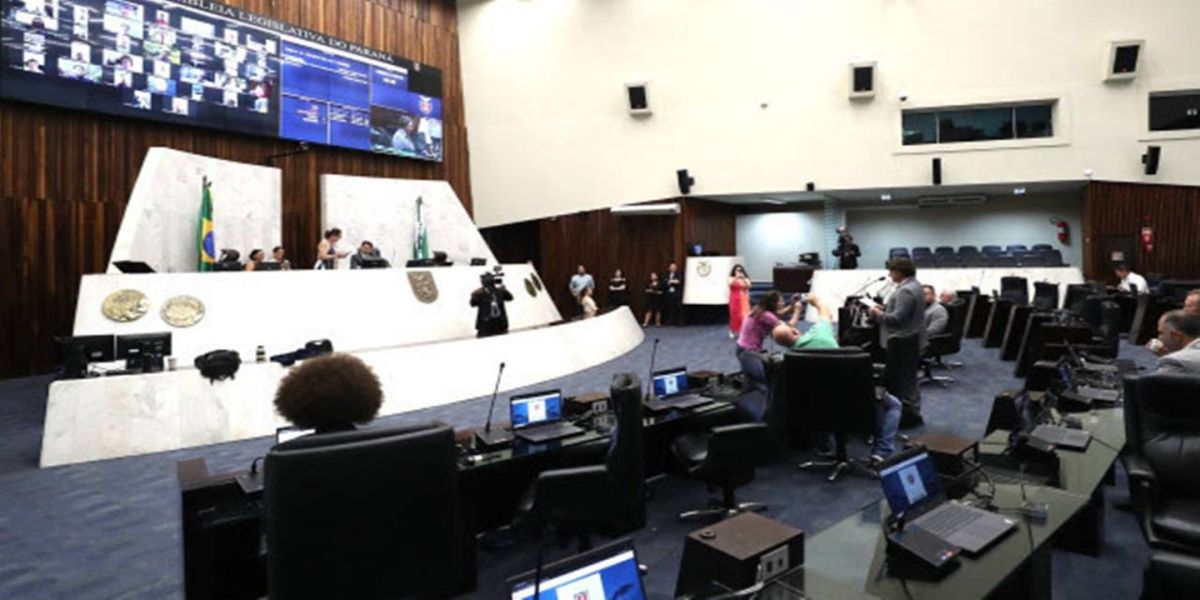 Assembleia Legislativa aprova projeto de lei que institui o Programa Infância Feliz Paraná