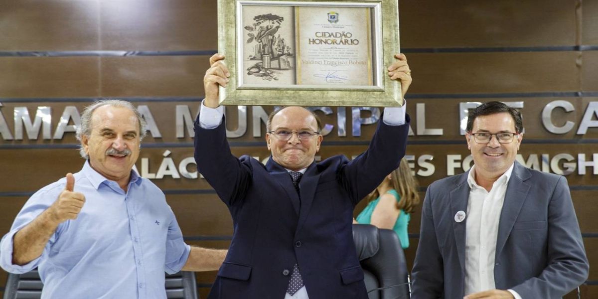 Legislativo de Cascavel entrega título de Cidadão Honorário ao empresário Valdinei Bobato