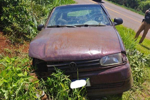 Veículo com placas de Catanduvas sofre capotamento na PR-484 em Quedas do Iguaçu