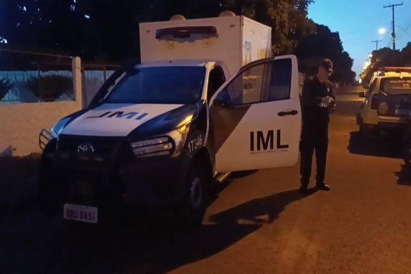 Homem estrangula a esposa, tira uma foto e envia para a irmã da vítima