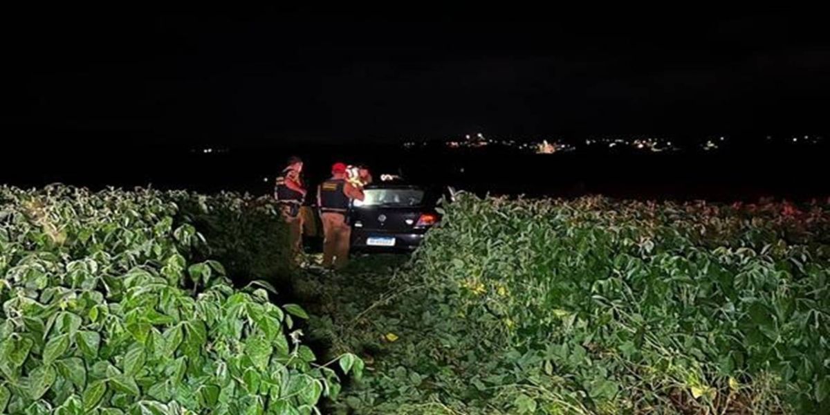 Carro é encontrado com marcas de tiros e o condutor morto na PR-497: Polícia investiga o caso