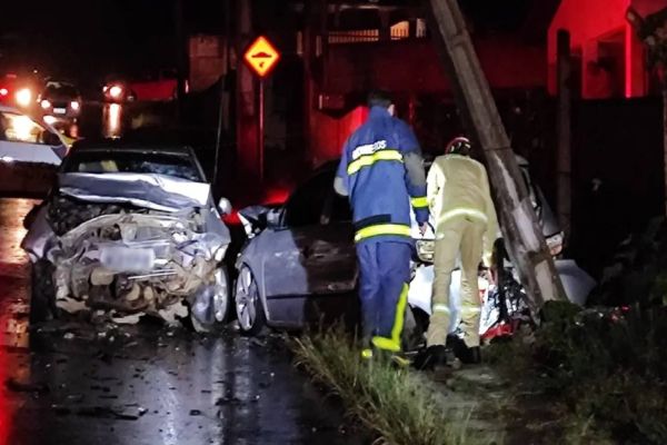 Menino de 12 anos morre atropelado por carro e motorista é agredido a golpes de facão