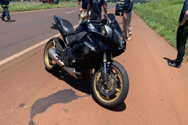 Foto relacionada a notícia: Motociclista de 21 anos fica ferido após se envolver em colisão na BR-467 no Jardim Novo Milênio
