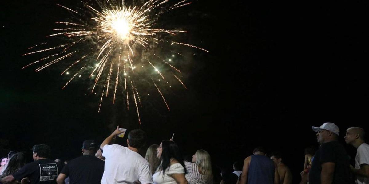 Com apoio do Estado, Litoral terá shows de fogos de artifício sem poluição sonora