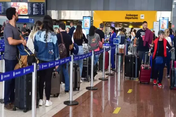 Foto relacionada a notícia: Passagens aéreas atingem maior valor em 13 anos com demanda em alta e combustível ainda caro