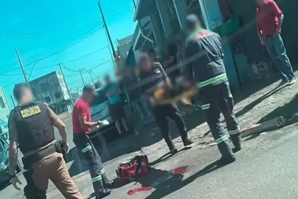 Foto relacionada a notícia: Morador de rua morre após ser esfaqueado no Centro de Pinhão