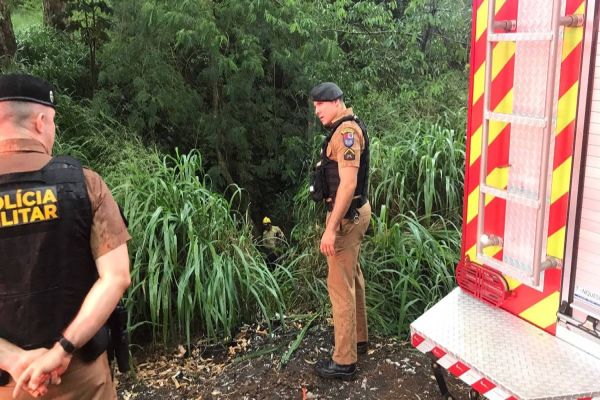Corpo de homem é encontrado em córrego, no Bairro Interlagos