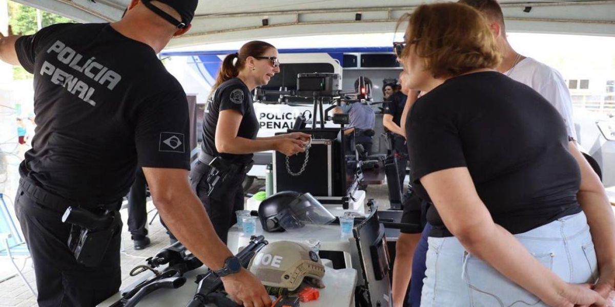Exposição das forças de segurança mostra equipamentos e serviços à população