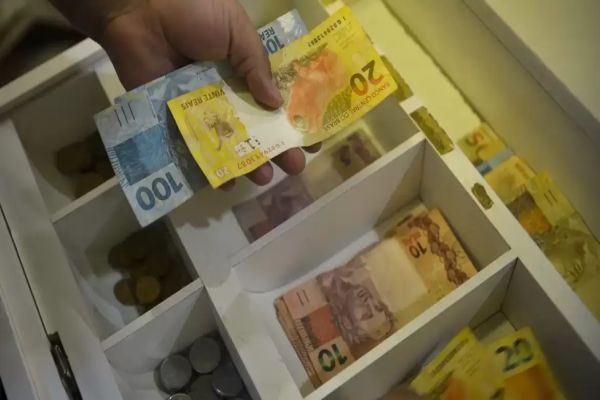 Salário mínimo de 2024 é R$ 1.412 e já esta em vigor